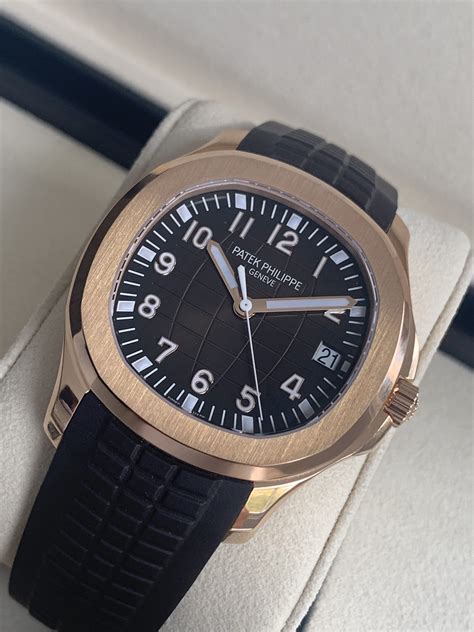 Patek Philippe Aquanaut Rose gold .